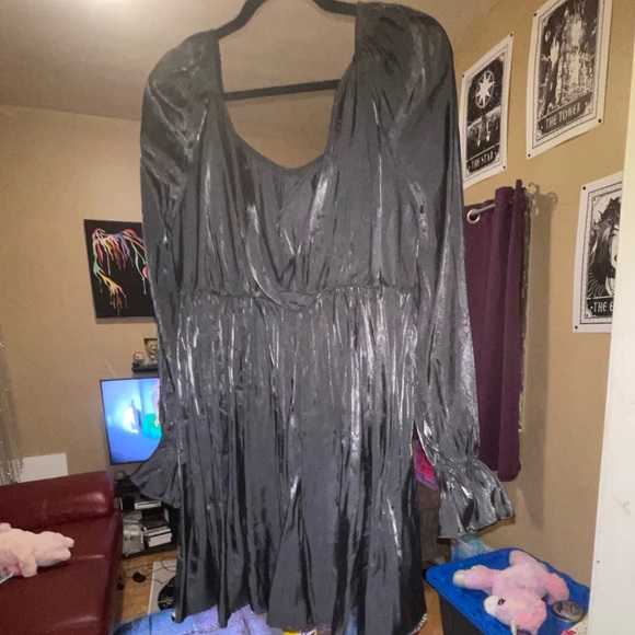 open neck/collar, flowy, glitzy, metallic sheen mini dress or tunic - Picture 3 of 7